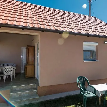 Ferienhaus Raj Macevine *