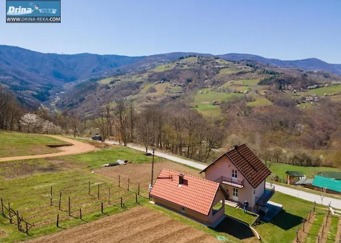 Дом отдыха Raj Macevine *